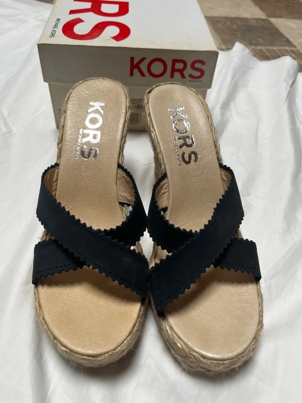 MICHAEL KORS LuLu Black Crisscross Espadrille Wedge Sandals Sz 7 - Picture 3 of 8
